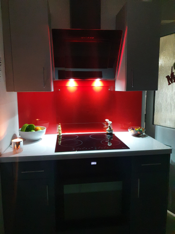 red splashback