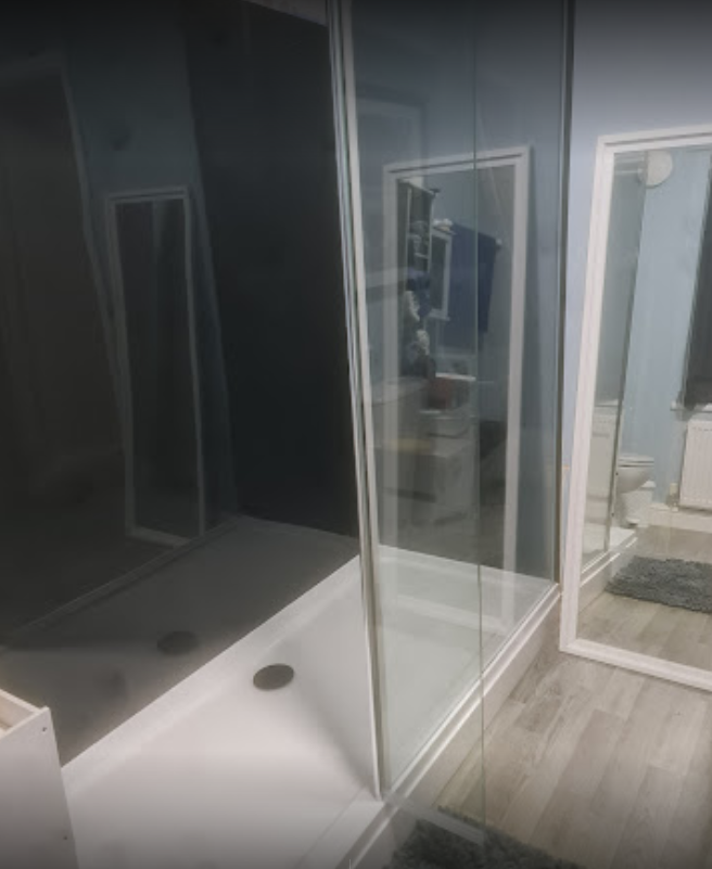 black shower splashback